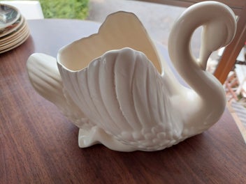 Listing 6 of 8 for Crown Lynn Swan 170