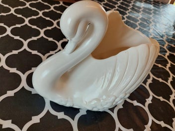 Listing 2 of 8 for Swan- Crown Lynn 170