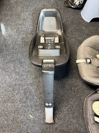 Listing 4 of 8 for 2x Maxi Cosi Seats - Pebble Plus & Pearl with Base etc.