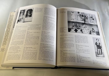 Listing 7 of 7 for Staffordshire Portrait Figures Of The Victorian Era 2nd Ed 1987 Hardcover