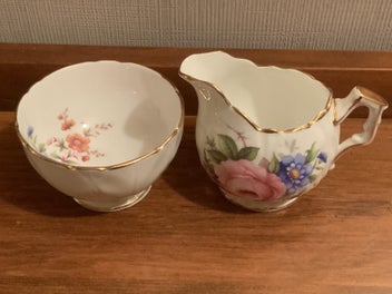 Listing 3 of 4 for BEAUTIFUL AYNSLEY FLORAL SMALL SUGAR & CREAMER SET