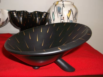 Listing 2 of 14 for Beswick Tripod Jetsons bowl Black Gold Rain 1950's