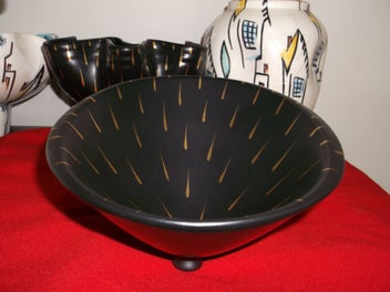 Listing 3 of 14 for Beswick Tripod Jetsons bowl Black Gold Rain 1950's