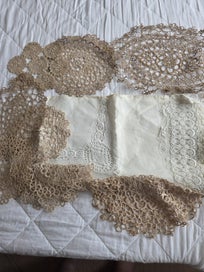 Listing 2 of 12 for Bulk listing of Linen, tablecloths, doilies etc