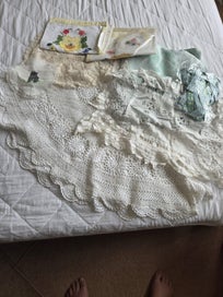 Listing 5 of 12 for Bulk listing of Linen, tablecloths, doilies etc