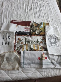 Listing 7 of 12 for Bulk listing of Linen, tablecloths, doilies etc