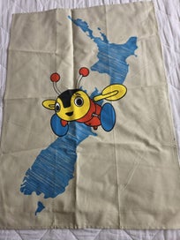 Listing 10 of 12 for Bulk listing of Linen, tablecloths, doilies etc