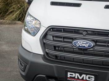 Ford Transit 2026 photo 4