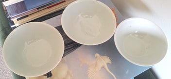 Listing 13 of 13 for <<< POTTERY (3) FOOTED BOWLS >>>