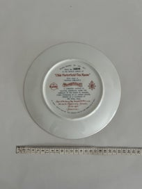 Listing 2 of 3 for / Vintage Old Porterfield Tea Room Knowles Plate
