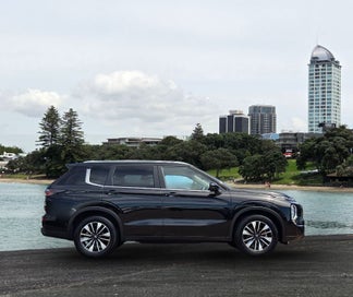 Mitsubishi Outlander 2026 photo 3
