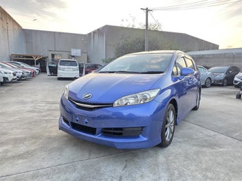 Toyota Wish 2012 photo 2