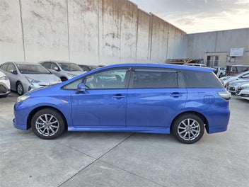 Toyota Wish 2012 photo 3