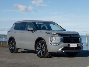 Mitsubishi Outlander 2026 photo 2