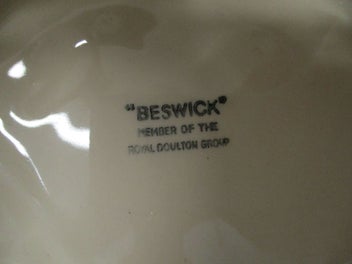 Listing 5 of 16 for BR 9273 - Beswick Tree Stump with Birds - Bird Display