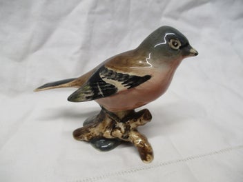 Listing 7 of 16 for BR 9273 - Beswick Tree Stump with Birds - Bird Display