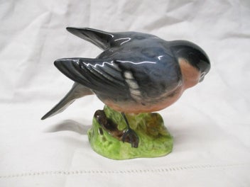 Listing 9 of 16 for BR 9273 - Beswick Tree Stump with Birds - Bird Display