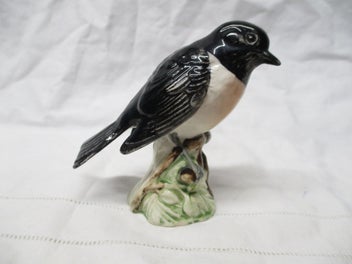 Listing 11 of 16 for BR 9273 - Beswick Tree Stump with Birds - Bird Display