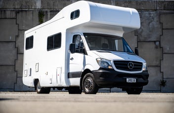 2015 Mercedes-Benz Sprinter 513 6-Berths Camper...