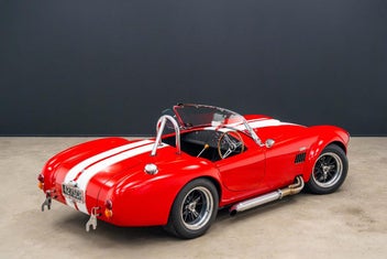 Shelby Cobra 2009 photo 3