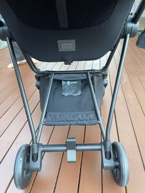 Listing 4 of 9 for Baby pram( up to 22kg)