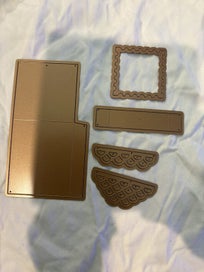 Listing 3 of 9 for SPELLBINDERS POP UP SCALLOPED BOX DIE