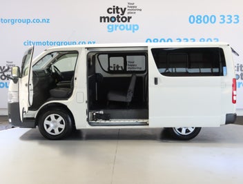 Toyota Hiace 2020 photo 4
