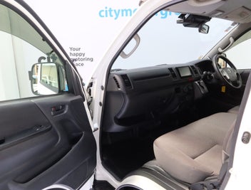 Toyota Hiace 2020 photo 5