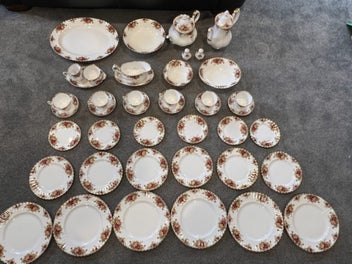 Listing 2 of 10 for Royal Albert “Old Country Roses” 43 piece Dinnerware Set