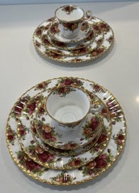 Listing 5 of 10 for Royal Albert “Old Country Roses” 43 piece Dinnerware Set