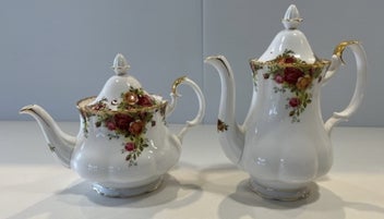 Listing 7 of 10 for Royal Albert “Old Country Roses” 43 piece Dinnerware Set