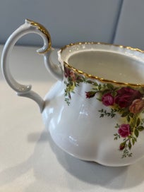 Listing 10 of 10 for Royal Albert “Old Country Roses” 43 piece Dinnerware Set