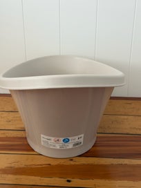 Listing 4 of 4 for Shnuggle Baby Bath