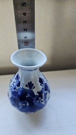 Listing 3 of 4 for Delft bud vase