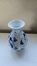 Listing 4 of 4 for Delft bud vase