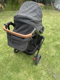 Listing 5 of 11 for Edwards and Co Pram and Carry Cot