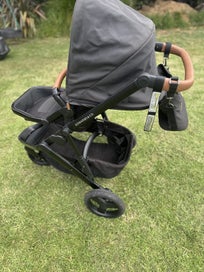 Listing 7 of 11 for Edwards and Co Pram and Carry Cot