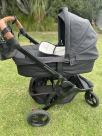 Listing 9 of 11 for Edwards and Co Pram and Carry Cot