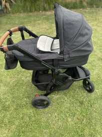 Listing 11 of 11 for Edwards and Co Pram and Carry Cot