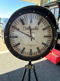 Listing 2 of 3 for Standing Clock - $1 Reserve