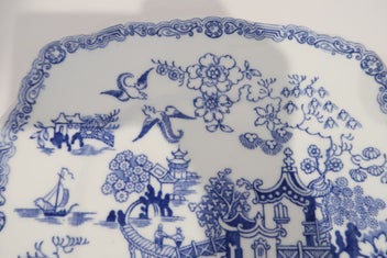 Listing 2 of 6 for ***ROYAL ALBERT CROWN CHINA MIKADO PATTERNED SQUARE HANDLED CAKE PLATE***