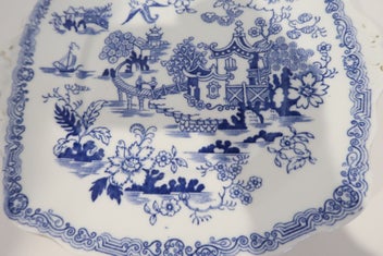 Listing 3 of 6 for ***ROYAL ALBERT CROWN CHINA MIKADO PATTERNED SQUARE HANDLED CAKE PLATE***