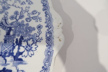 Listing 4 of 6 for ***ROYAL ALBERT CROWN CHINA MIKADO PATTERNED SQUARE HANDLED CAKE PLATE***