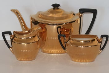 Listing 2 of 3 for ***VINTAGE CROWN DEVON QUEEN ANNE TEAPOT CREAMER AND SUGAR BOWL***