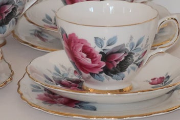 Listing 2 of 5 for ***BEAUTIFUL PINK FLORAL TEA SET***