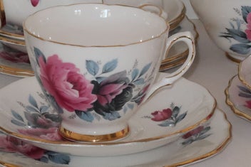 Listing 4 of 5 for ***BEAUTIFUL PINK FLORAL TEA SET***
