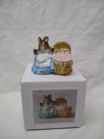 Listing 1 of 8 for BZ2 7164 - Hunca Munca - Beswick Beatrix Potter Figurine