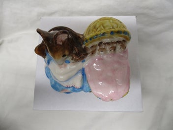 Listing 7 of 8 for BZ2 7164 - Hunca Munca - Beswick Beatrix Potter Figurine