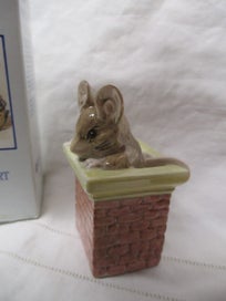 Listing 3 of 9 for POR31 2993 - Tom Thumb - Beswick Beatrix Potter Figurine