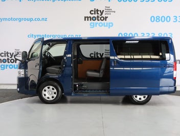 Toyota Hiace 2021 photo 4